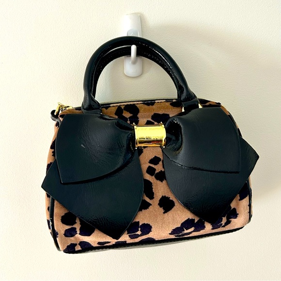 Betsy Johnson Leopard Print purse - Picture 1 of 7